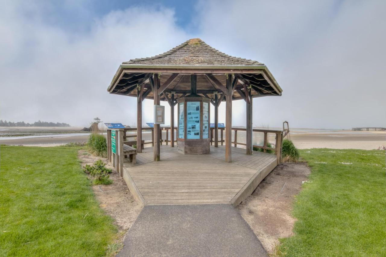 Birds Nest Suite Lincoln City Exteriör bild